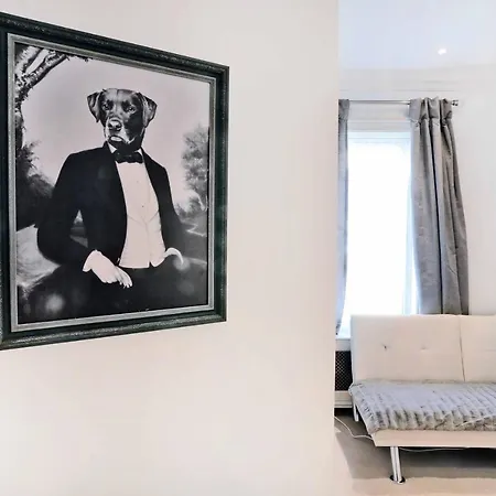Piccadilly Circus Suites * London