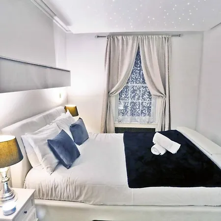Piccadilly Circus Suites Apartment