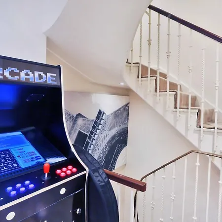 Piccadilly Circus Suites
