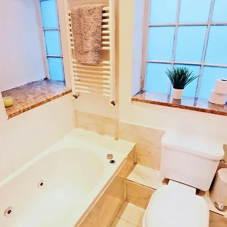 Piccadilly Circus Suites Apartment London