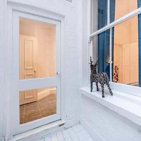 Cs Notting Hill Apartment London
