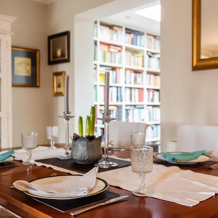 Charming Chiswick Near Ravenscourt Park By Underthedoormat Ferienhaus London
