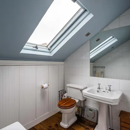 Ferienhaus Charming Chiswick Near Ravenscourt Park By Underthedoormat