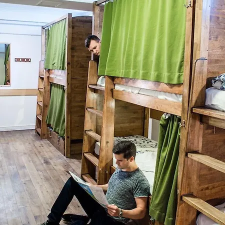 Palmers Hillspring At Willesden Hostal *
