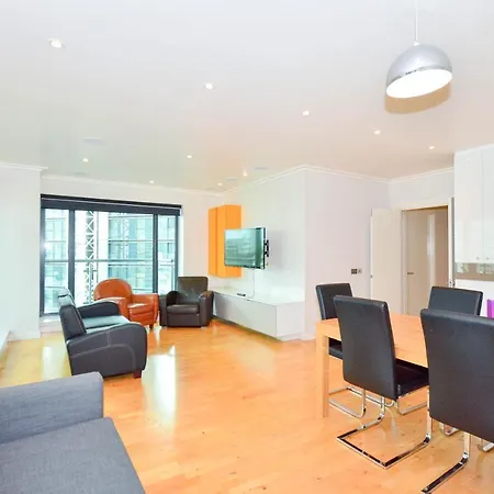 Canary Wharf - Corporate Riverside Apartments *