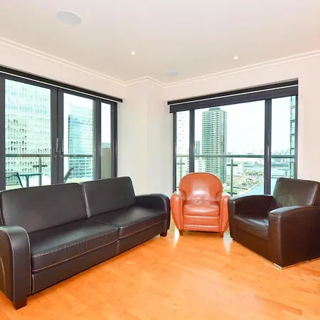 Canary Wharf - Corporate Riverside Apartments * London