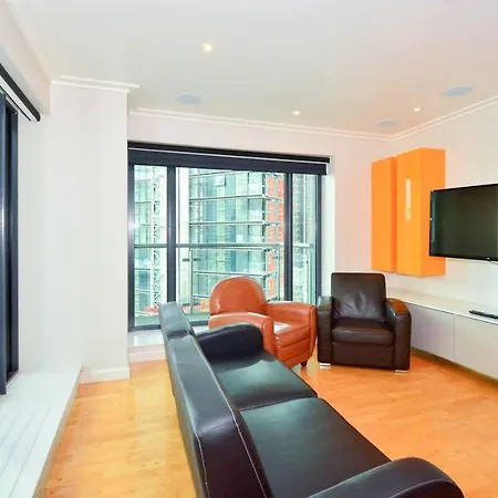 Canary Wharf - Corporate Riverside Apartments *