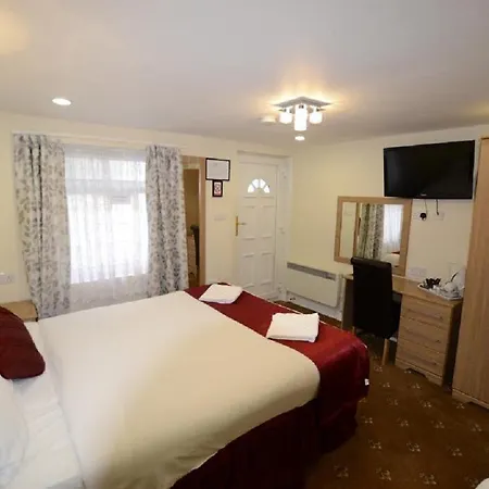 Cranbrook Hotel 2*