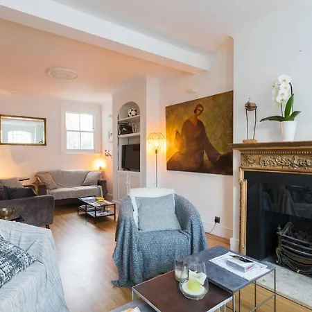 Fabulous 4-bed House In Fulham With Garden! London