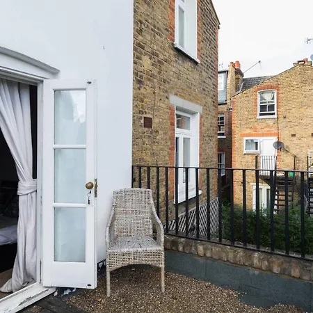 Holiday home Fabulous 4-bed House In Fulham With Garden! *