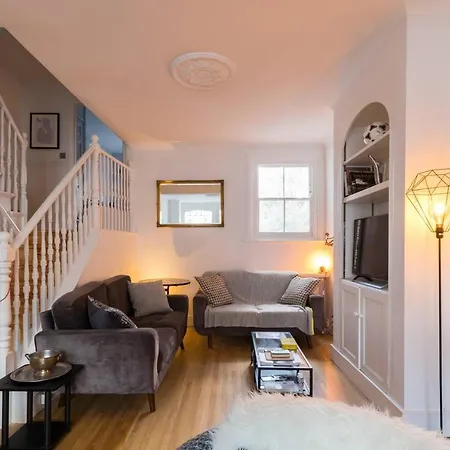 Holiday home Fabulous 4-bed House In Fulham With Garden! London