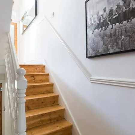 Fabulous 4-bed House In Fulham With Garden! *