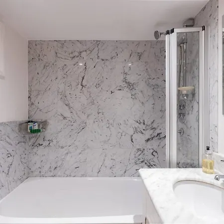 Fabulous 4-bed House In Fulham With Garden! Holiday home London