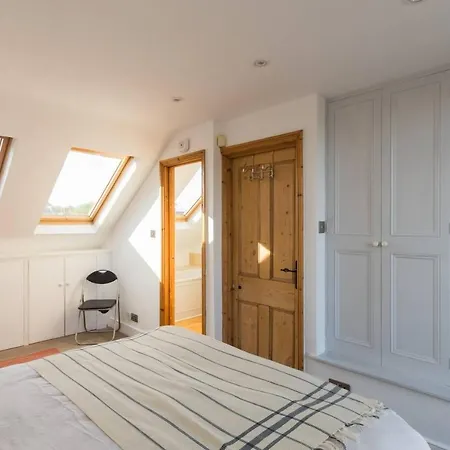 Fabulous 4-bed House In Fulham With Garden! * London