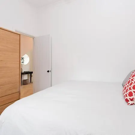 Modern, Chic 1-bed In Notting Hill Apartment