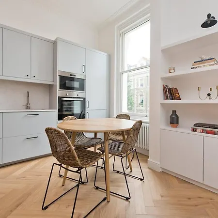 Modern, Chic 1-bed In Notting Hill * London