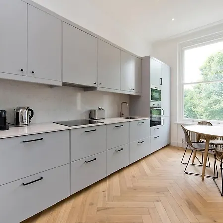 Modern, Chic 1-bed In Notting Hill Apartment London