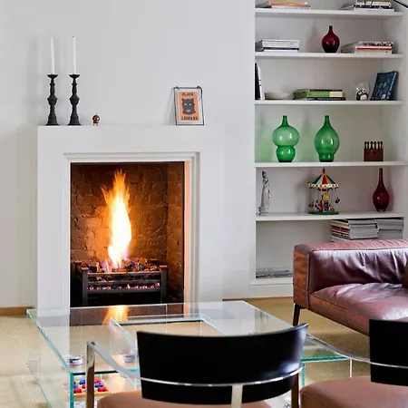 Trendy, Fun 2-bed In Chelsea * London