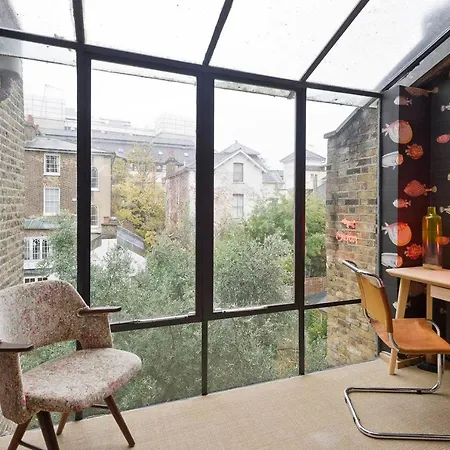 Trendy, Fun 2-bed In Chelsea Apartment