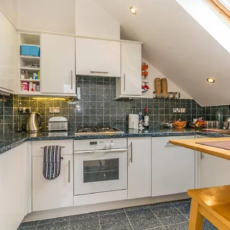 Trendy Studio, Maida Hill - Sk Apartment London