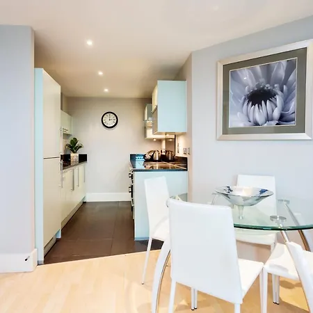 Apartment Veeve - River Views From Vauxhall *
