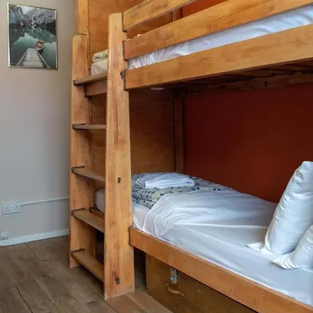 Hostal Palmers Hillspring At Willesden *