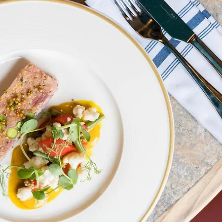 Aragon House 2* London