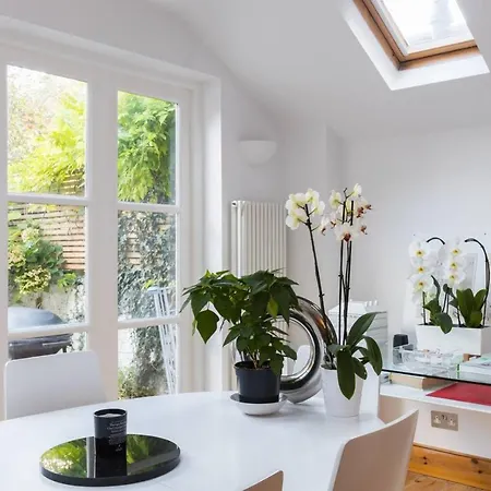 Holiday home Fabulous 4-bed House In Fulham With Garden! London