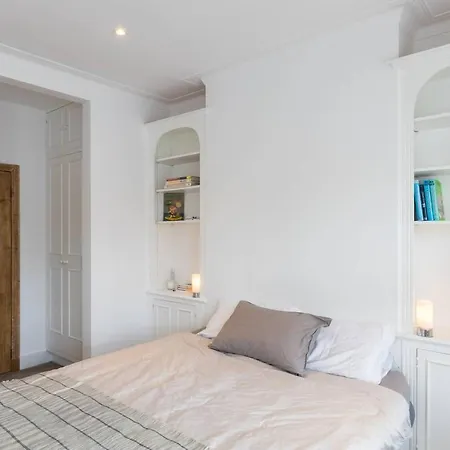 Holiday home Fabulous 4-bed House In Fulham With Garden! London