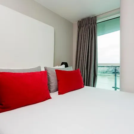 Apartment Veeve - River Views From Vauxhall *