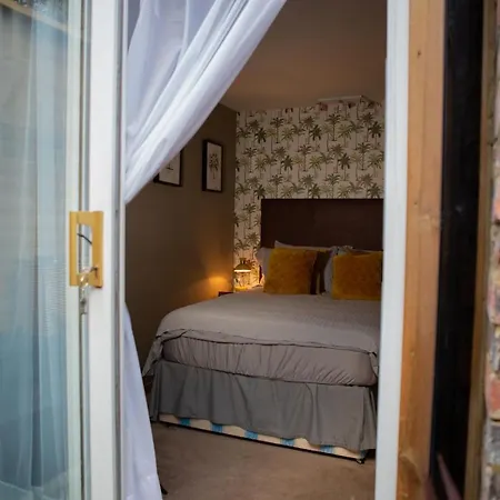 The Pear Tree Pensjonat 2*