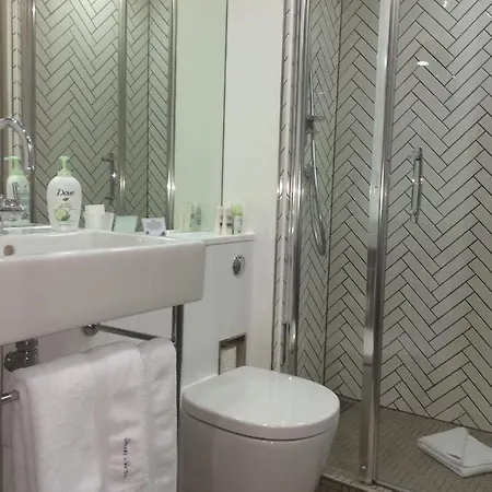 Four Acres Hotel Kingston upon Thames (Greater London)