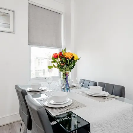Business & Leisure 2 Bedroom & Parking By Damask Homes Apartment *