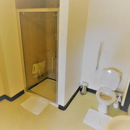 Hounslow Central Hotel 豪士罗