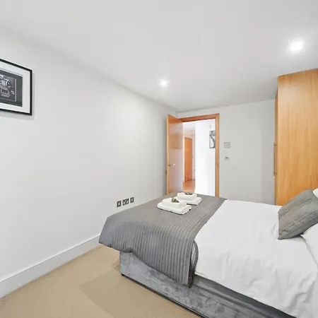 Modern In Bayswater Free Wifi & Aircon By Aparts