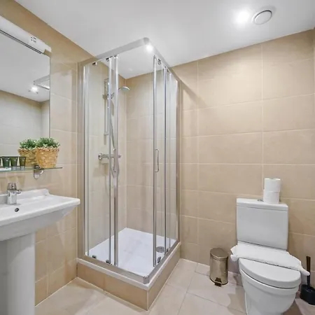 Apartment Modern In Bayswater Free Wifi & Aircon By Aparts