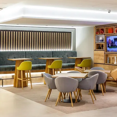 Holiday London - Heathrow M4,jct.4, An Ihg 4*