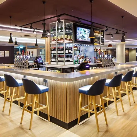 Holiday London - Heathrow M4,jct.4, An Ihg