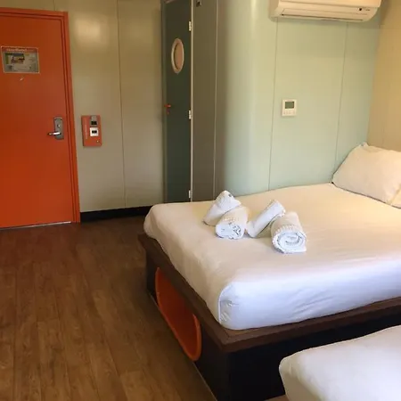 Easyhotel London Heathrow Hotel