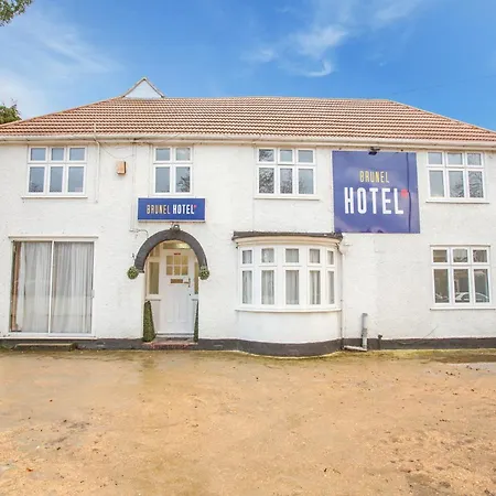 Hotel Oyo Brunel 2*