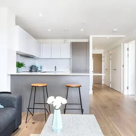 One Bedroom Modern Next To Wembley Stadium! Apartment London