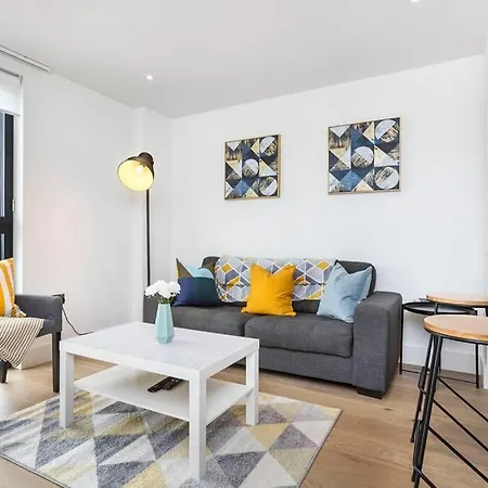 Apartment One Bedroom Modern Next To Wembley Stadium! London