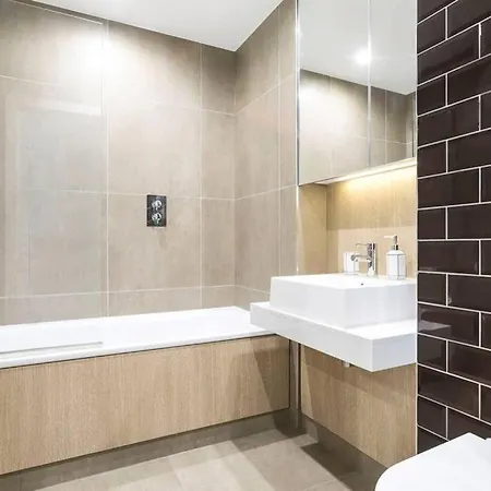 One Bedroom Modern Next To Wembley Stadium! Apartment London