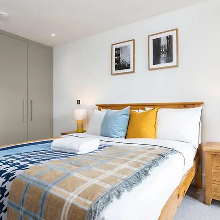 Apartment One Bedroom Modern Next To Wembley Stadium! *