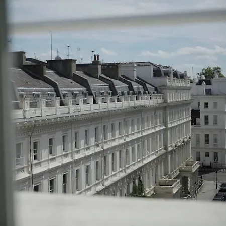 Signature Townhouse Hyde Park Hotel 4*