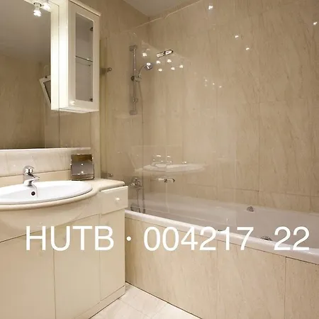 Radisson Blu Edwardian New Providence Wharf Apartment London