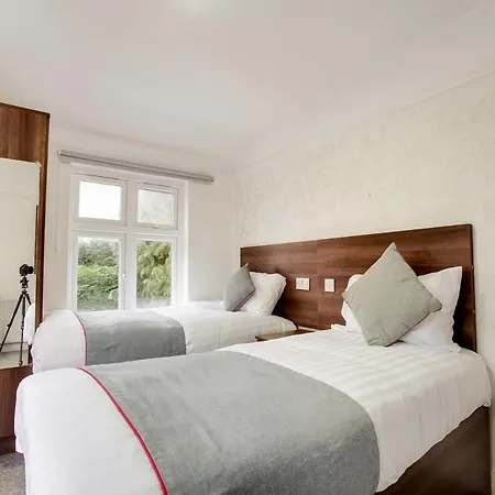 Oyo Brunel Hotel