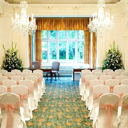 Warren House Kingston upon Thames (Greater London)
