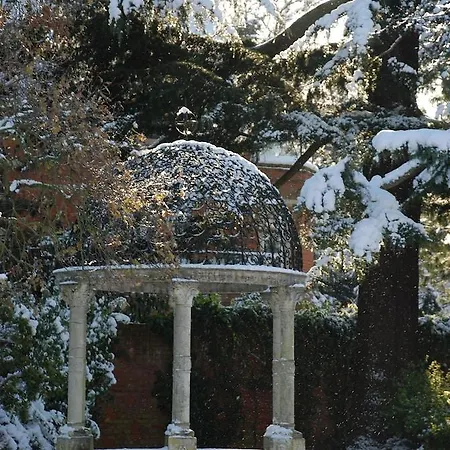 Warren House Hotel 4*