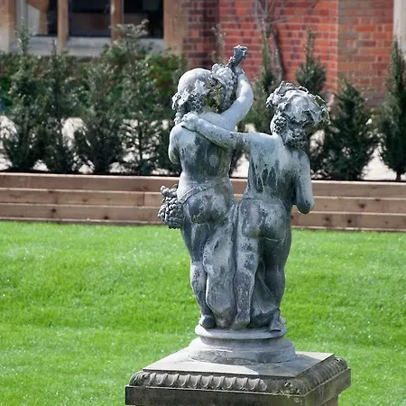 Hotel Warren House 4*